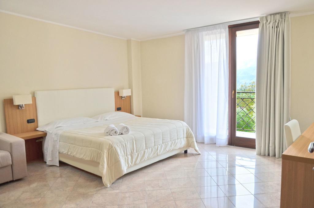 Vea Resort Hotel Mercato San Severino Δωμάτιο φωτογραφία