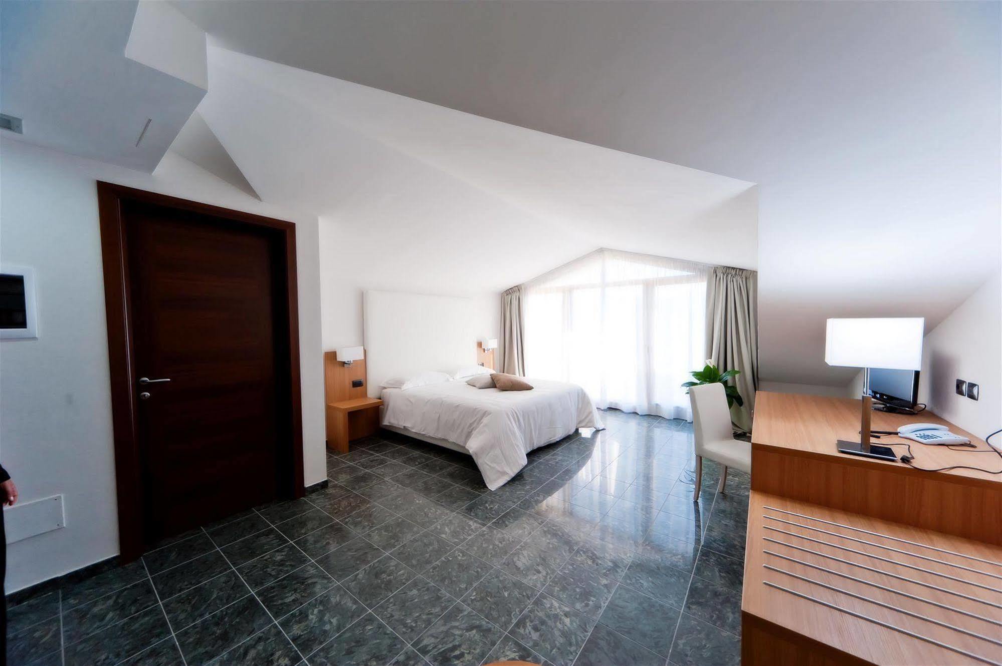 Vea Resort Hotel Mercato San Severino Εξωτερικό φωτογραφία